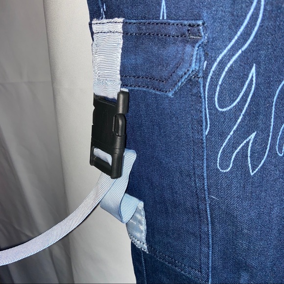 Skinny Graffiti High Waist Knee Rip Cargo Jeans - Picture 6 of 9